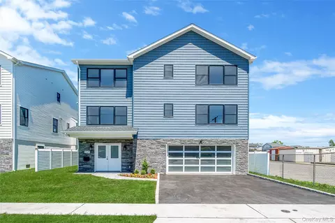 243 Mott St, Oceanside, NY 11572