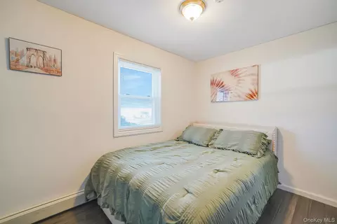 Bedroom - 260 Waverly Ave #33, Patchogue, NY 11772 photo 2 of 3