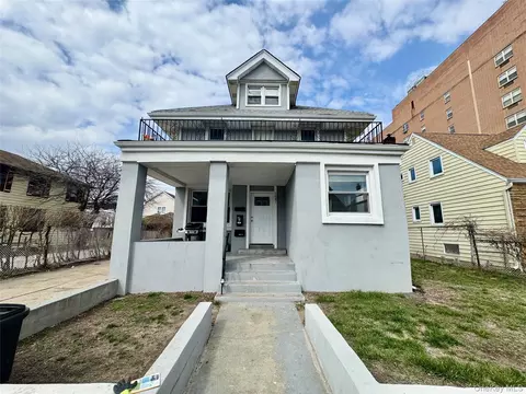 121 W Chester St, Long Beach, NY 11561