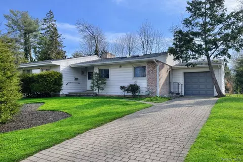 48 Old Town Ln, Huntington, NY 11743
