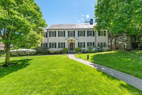 36 Sage Ter, Scarsdale, NY 10583