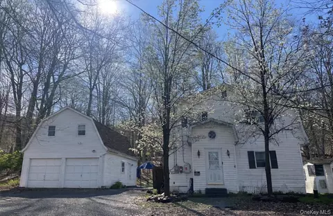 3 Emerald Trl, Monroe, NY 10950