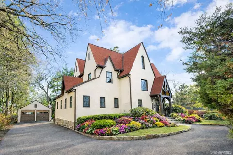 45 Wilmot Rd, New Rochelle, NY 10804