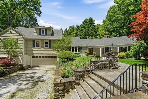 690 Croton Heights Rd, Yorktown, NY 10598