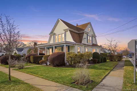 195 Cedar St, Hempstead, NY 11550