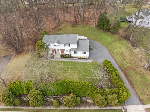 20 Algonquin Cir, Ramapo, NY 10952