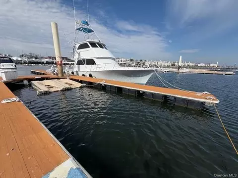 148 City Island Ave #D29, New York, NY 10464