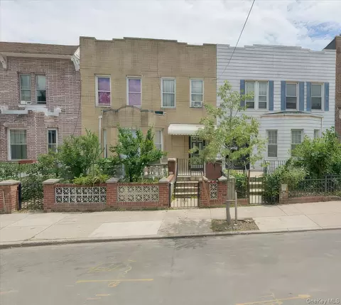 2712 Holland Ave, New York, NY 10467