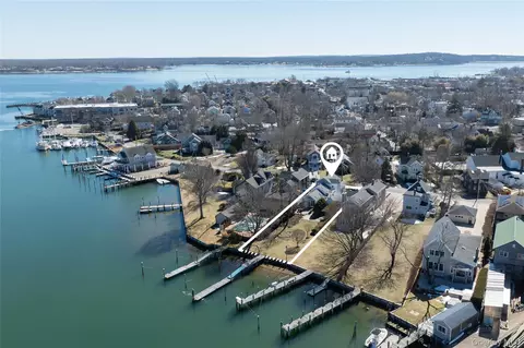 168 Sterling St, Greenport, NY 11944