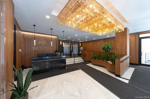 78-29 Austin St #316, Forest Hills, NY 11375