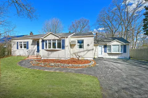 37 Chester St, East Northport, NY 11731