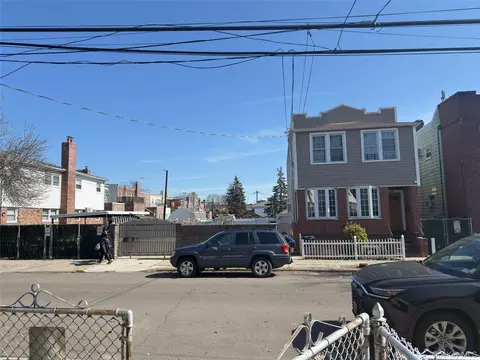 136-15 Whitelaw St, New York, NY 11417