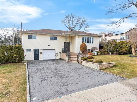 55 Executive Dr, North Hempstead, NY 11040