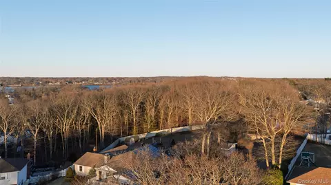 Cherokee Street, Islip, NY 11779