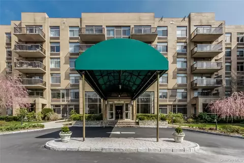 35 N Chatsworth Ave #6R, Larchmont, NY 10538
