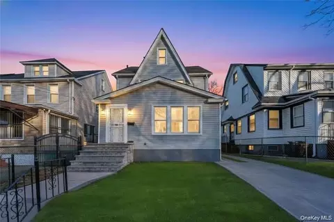 100-35 204th St, New York, NY 11423