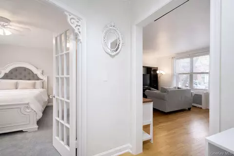 Entry Way - 193-02 39 Ave #1, Flushing, NY 11358 photo 1 of 3