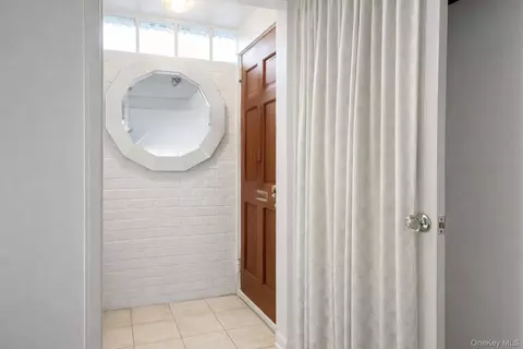 Entry Way - 193-02 39 Ave #1, Flushing, NY 11358 photo 3 of 3
