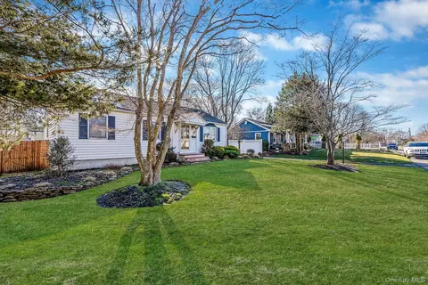 Exterior - 47 Thorburn Ave, Patchogue, NY 11772 photo 3 of 6