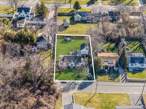 View/Area - 47 Thorburn Ave, Patchogue, NY 11772 photo 2 of 5