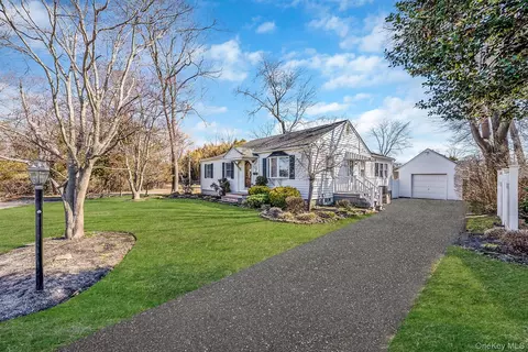 Exterior - 47 Thorburn Ave, Patchogue, NY 11772 photo 2 of 6