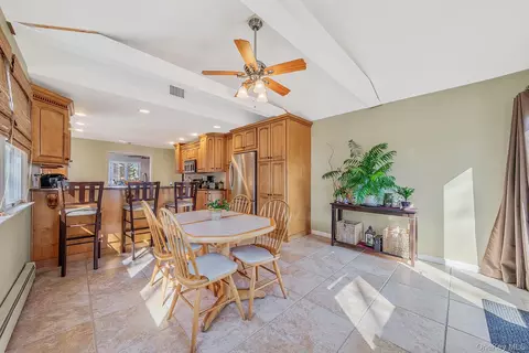 Dining - 47 Thorburn Ave, Patchogue, NY 11772 photo 1 of 1