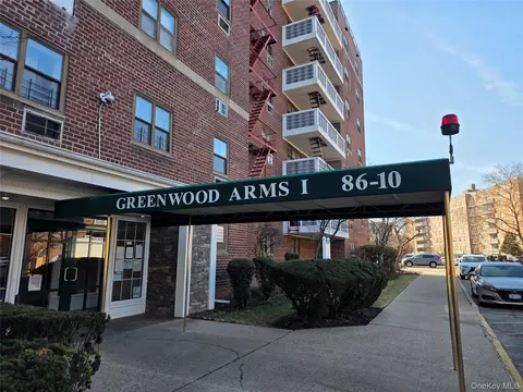 86-10 151 St #5G, Howard Beach, NY 11414