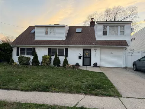 412 Seaford Ave, Massapequa, NY 11758