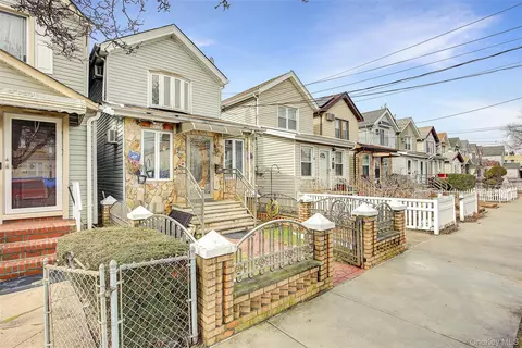 13536 95th St, New York, NY 11417