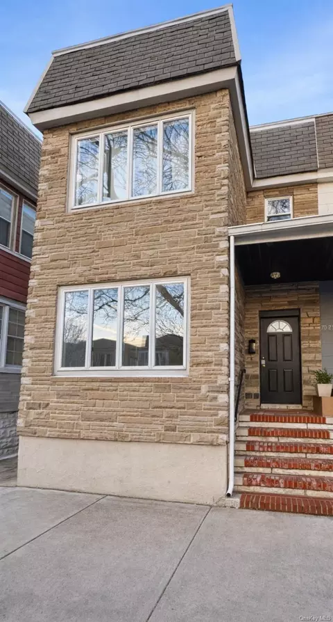 7027 68th Pl, New York, NY 11385