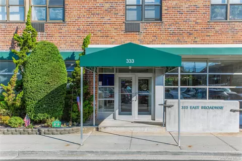 333 E Broadway #4G, Long Beach, NY 11561