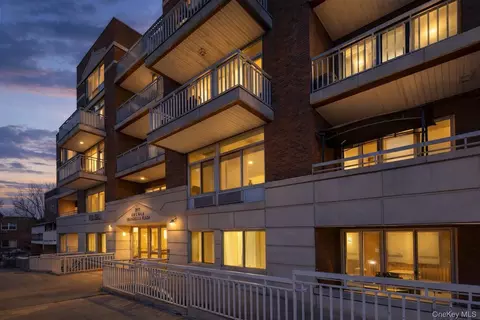 3717 111th St #4F, New York, NY 11368