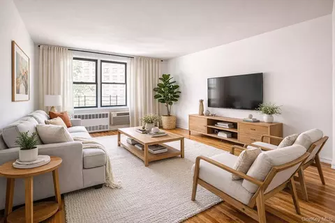 100-25 Queens Blvd #5G, New York, NY 11375