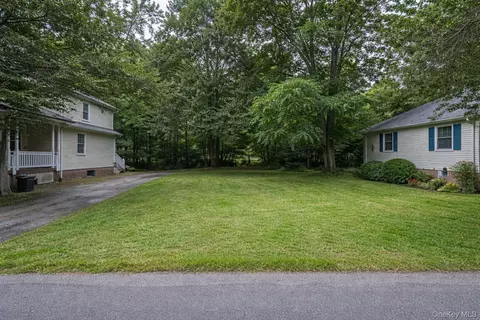 11 Brook St, Ramapo, NY 10901