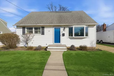 308 Moore Ave, Oceanside, NY 11572