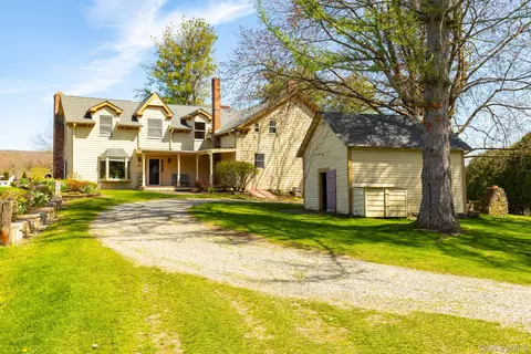 2101 Bruzgul Rd, Union Vale, NY 12540