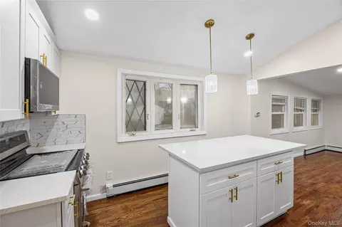 7 Pomper Dr, East Northport, NY 11731