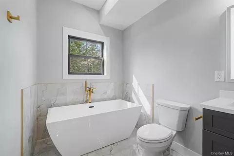 Bath - 93 York Rd S, Wallkill, NY 12721 photo 4 of 5