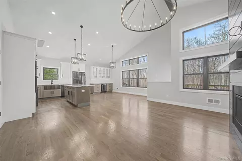 Living - 93 York Rd S, Wallkill, NY 12721 photo 1 of 8