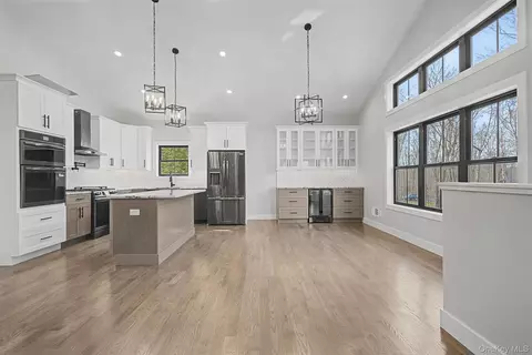 Entry Way - 93 York Rd S, Wallkill, NY 12721 photo 1 of 4