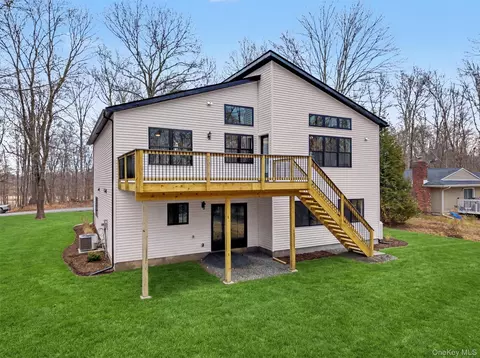 Exterior - 93 York Rd S, Wallkill, NY 12721 photo 5 of 9