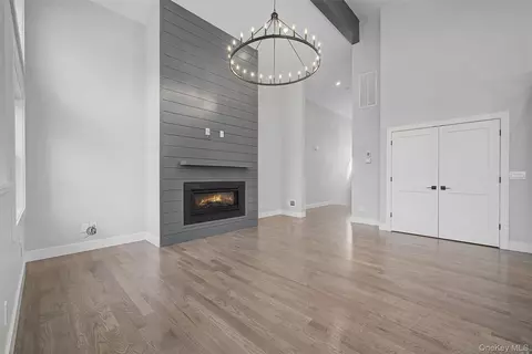 Living - 93 York Rd S, Wallkill, NY 12721 photo 2 of 8