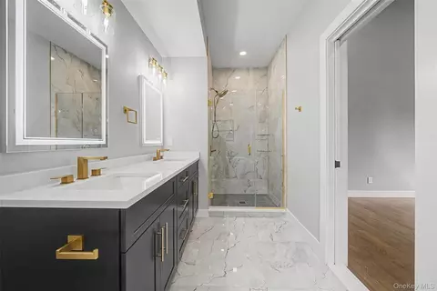 Bath - 93 York Rd S, Wallkill, NY 12721 photo 5 of 5