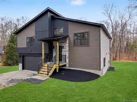 Exterior - 93 York Rd S, Wallkill, NY 12721 photo 8 of 9