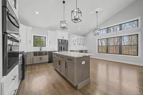 Kitchen - 93 York Rd S, Wallkill, NY 12721 photo 1 of 5