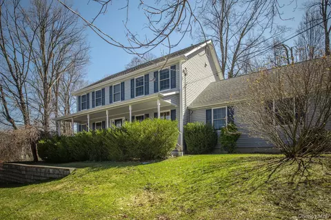25 Anderson St, Beacon, NY 12508