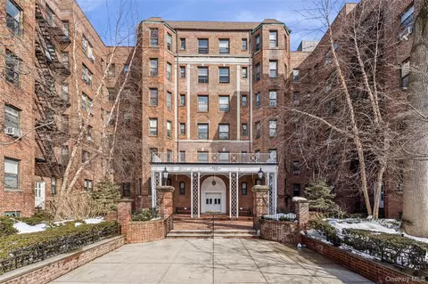 8451 Beverly Rd #6R, Kew Gardens, NY 11415