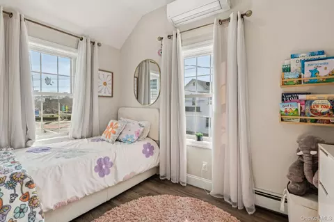 Bedroom - 72 Waverly Ave, Patchogue, NY 11772 photo 3 of 3