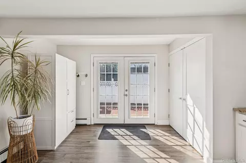 Entry Way - 72 Waverly Ave, Patchogue, NY 11772 photo 2 of 2