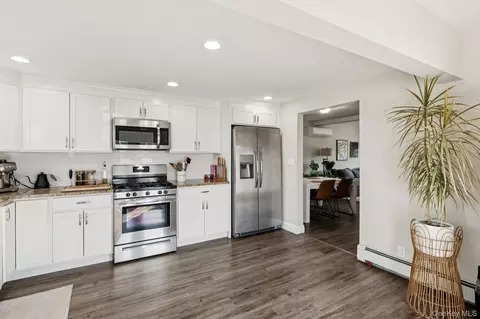 Kitchen - 72 Waverly Ave, Patchogue, NY 11772 photo 4 of 4